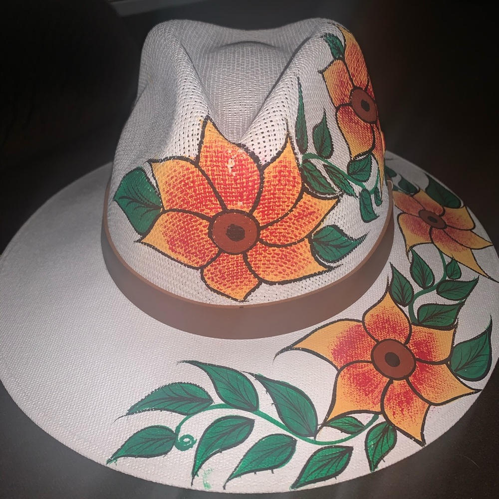 Hand painted hat - Picture 4 of 5